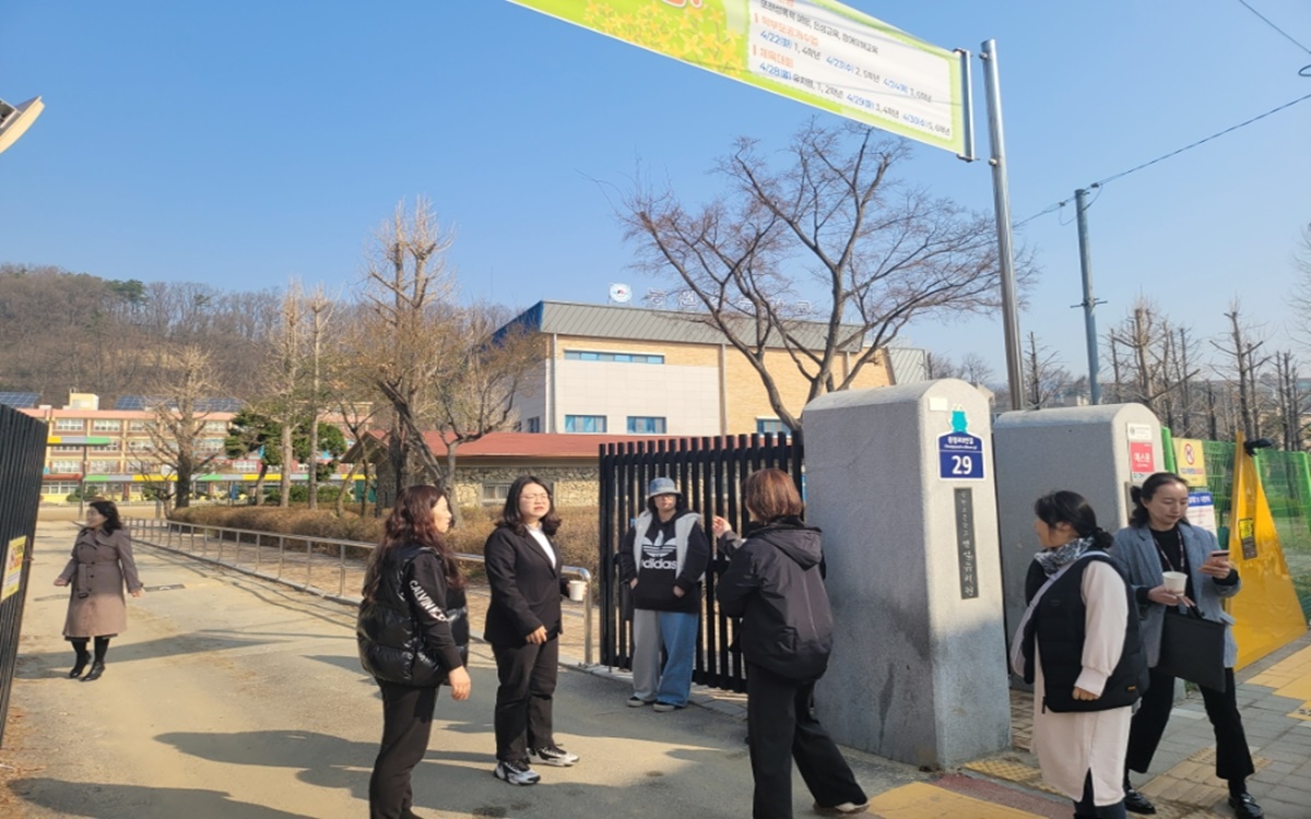 능원초 정문